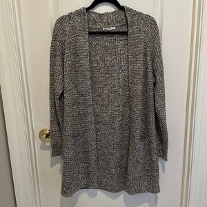 PINK CLOVER
Nouri Textured Two Pocket Cardigan